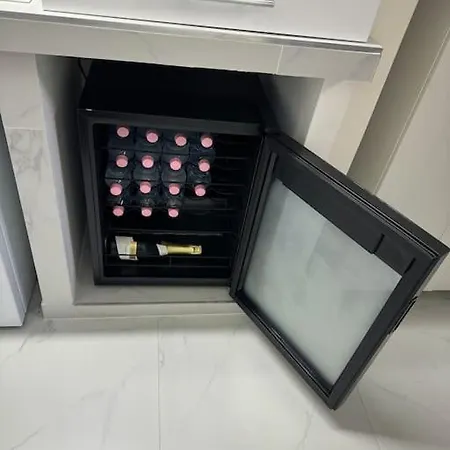 Apartment New Downtown With Hydromassage Shower, Terrace & Ac Budapest