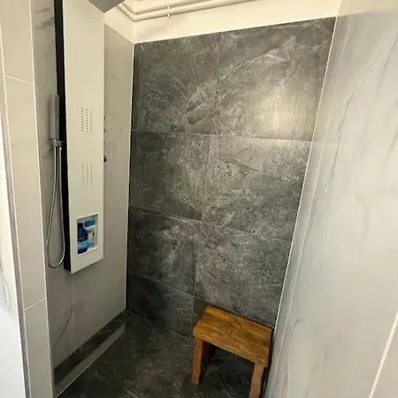 Apartment New Downtown With Hydromassage Shower, Terrace & Ac *