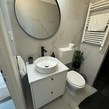 New Downtown With Hydromassage Shower, Terrace & Ac Apartment Budapest