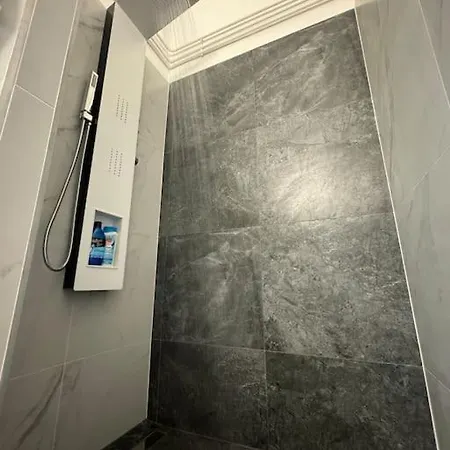 New Downtown With Hydromassage Shower, Terrace & Ac *