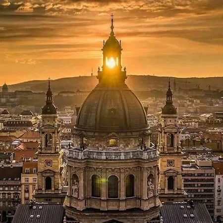 New Downtown With Hydromassage Shower, Terrace & Ac Apartment Budapest